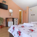Dundic * Makarska