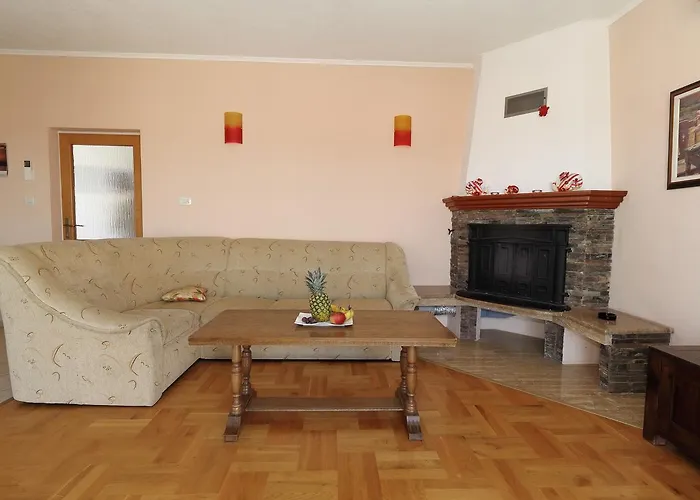 Dundic Appartamento Makarska